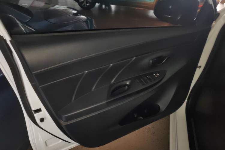 Used Toyota YARiS L 2020 1.5L CVT Leading Edition
