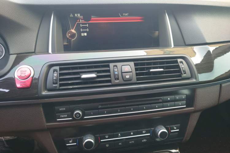 Used BMW 5 Series 2014 525Li Luxury Design Package
