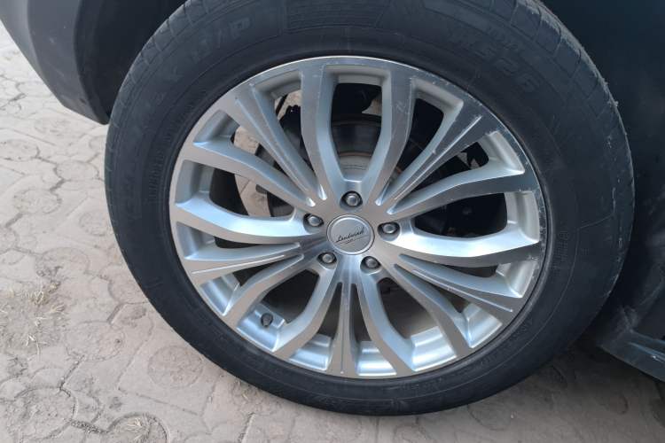 Used Land X7 2015 2.0T Panoramic Prestige Edition
