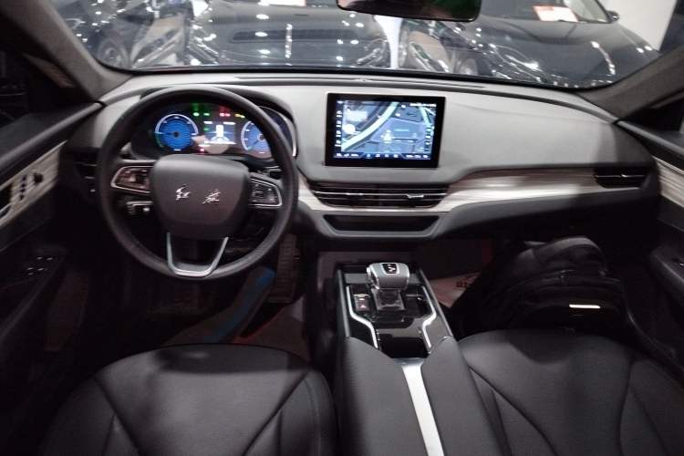 Used Hongqi E-QM5 2024 610 km PLUS
