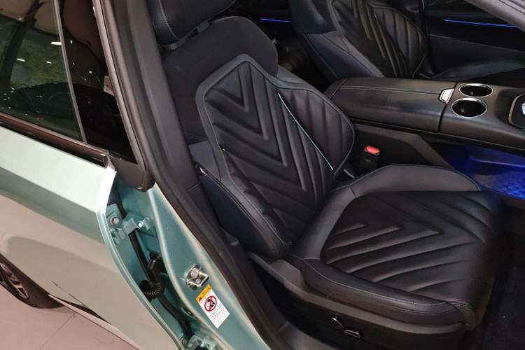 Used  SL03 2023 200Max Range-Extended Version
