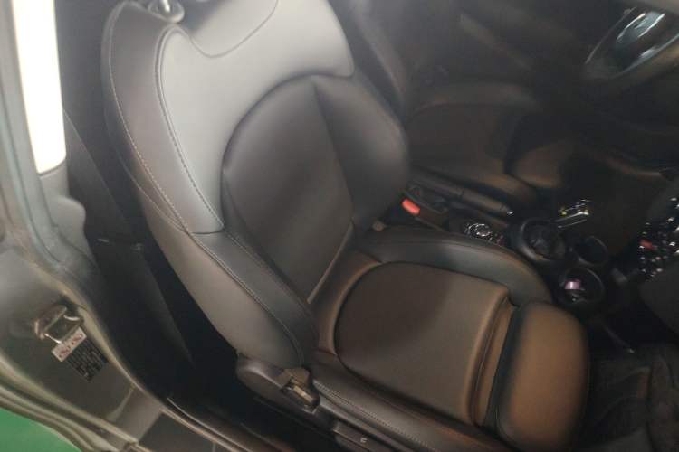 Used  MINI 2022 1.5T COOPER Classic Edition
