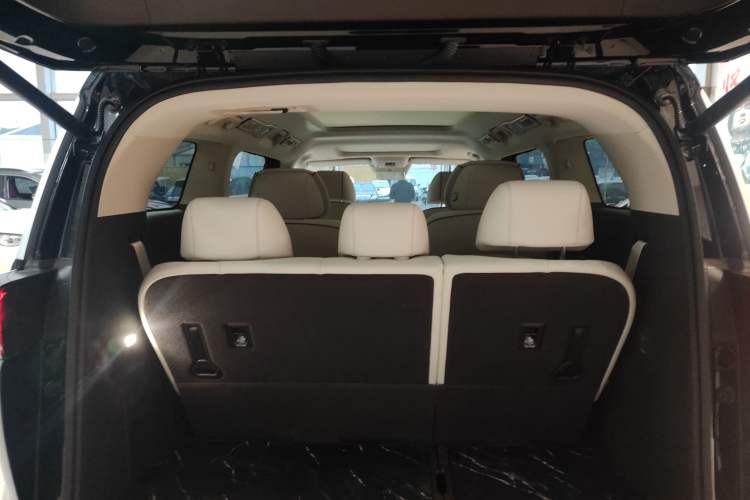 Used Denza D9 2024 DM-i 1050 Luxury Model