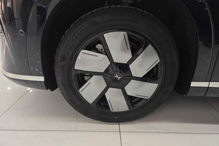 Used XPeng X9 2024 702 Ultra-Long Range Pro
