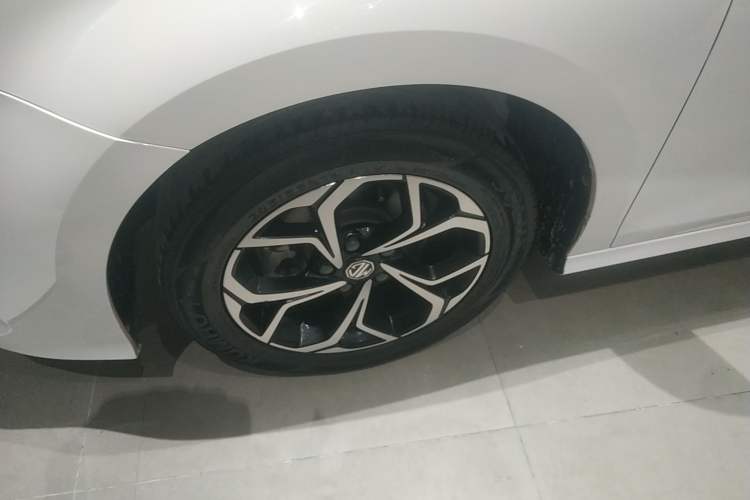 Used MG 5 2021 Revised Version 180 DVVT CVT Youth Luxury Edition
