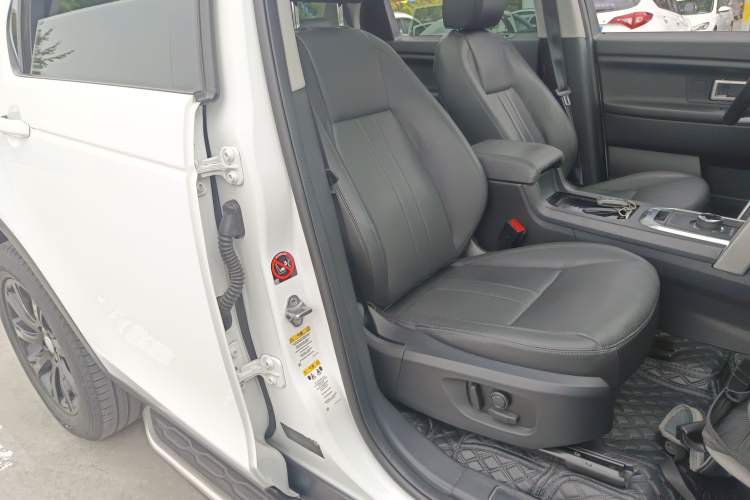 Used Land Rover Discovery Sport 2018 240 PS SE Version