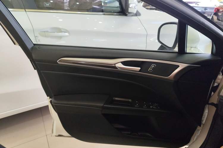 Used Ford Mondeo 2017 EcoBoost 180 Stylish Model
