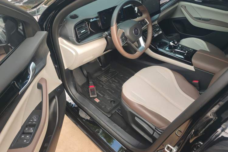 Used BYD Qin PLUS 2024 HONOR Edition DM-i 55KM Leading Model
