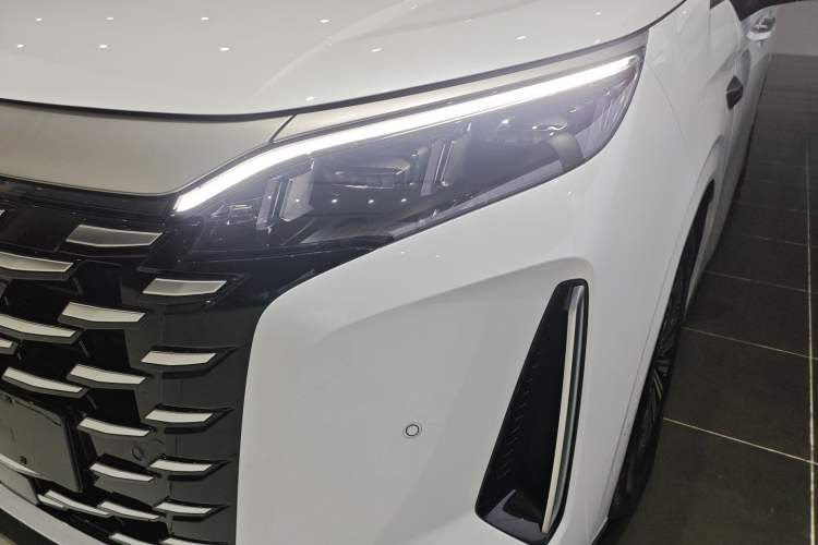 Used BYD Xia 2025 DM-i 1.5T 180km Excellence Model
