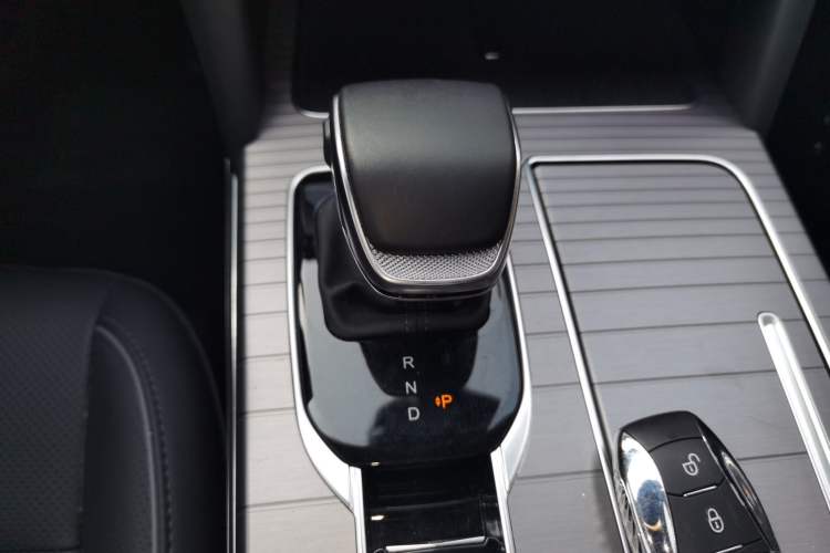 Used Hongqi HS7 PHEV 2024 2.0T PHEV Four-Wheel Drive Flagship Edition 7 Seats
