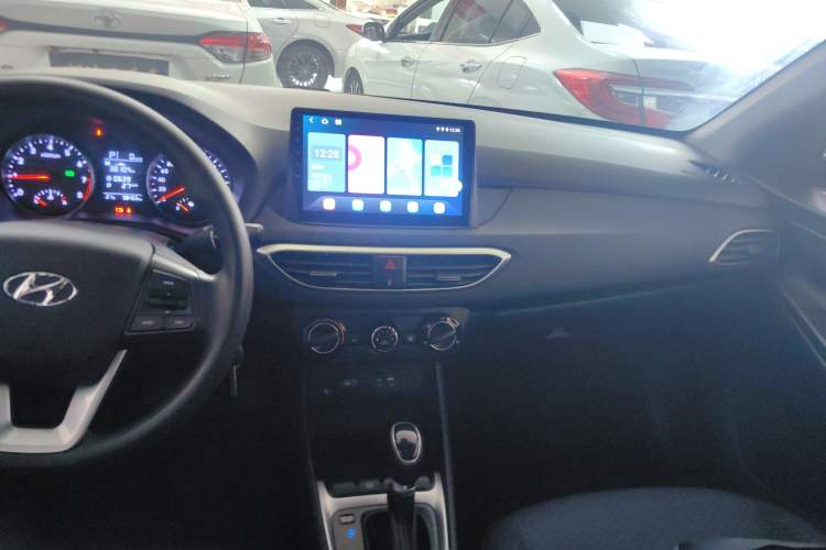 Used Hyundai Celesta 2017 1.6L Automatic Enjoyment Version GLS