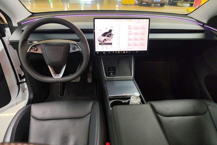 Used Tesla Model Y 2025 Long-Range All-Wheel-Drive Version
