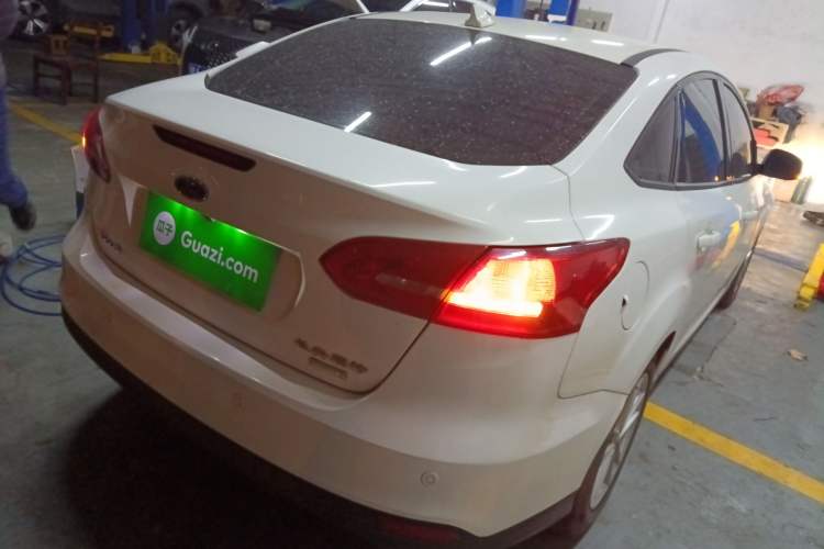 Used Ford Focus 2017 Sedan EcoBoost 125 Automatic Supreme Style SmartDrive Edition
