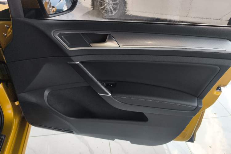 Used Volkswagen Golf 2018 230TSI Automatic Comfort Model
