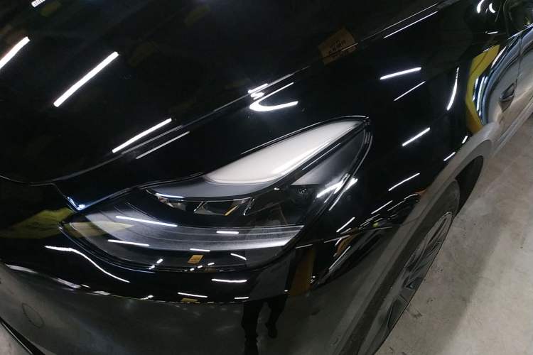 Used Tesla Model Y 2023 Rear-Wheel-Drive Version
