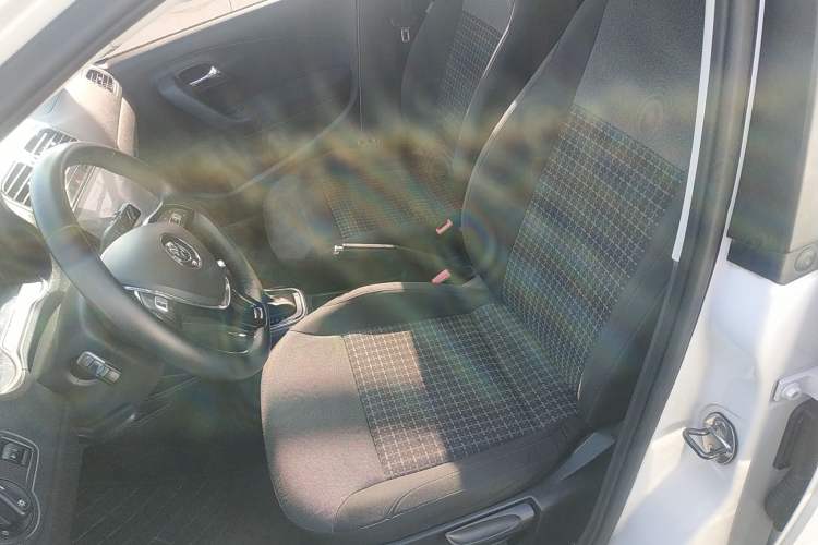 Used Volkswagen Polo 2016 1.6L Automatic Comfort Model