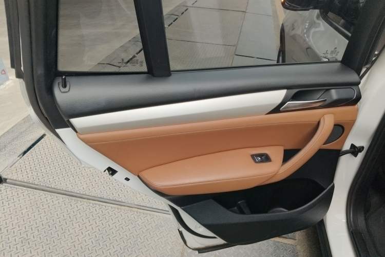 Used BMW X3 2016 sDrive20i
