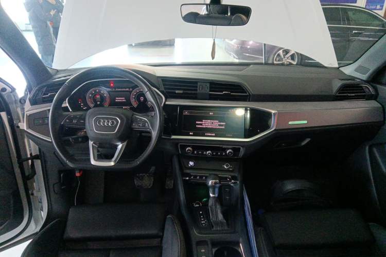 Used Audi Q3 2024 35 TFSI Ambition Dynamic Edition