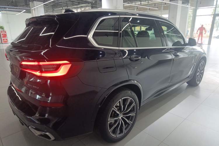 Used BMW X5 2022 Restyled xDrive 30Li Luxury Version M Sport Package