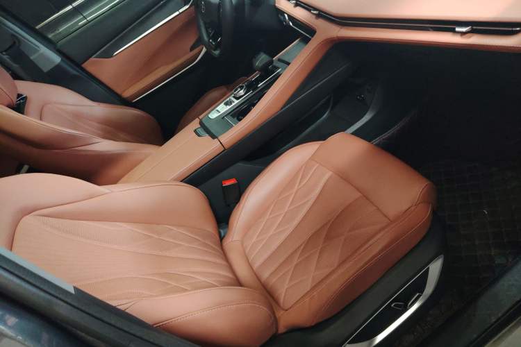 Used Changan CS75 PLUS 2024 3rd Generation Champion Edition 1.5T Intelligent Drive Dynamic Model
