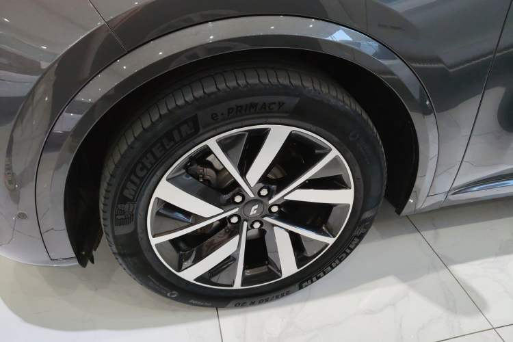 Used Li Auto L8 2023 Pro Model
