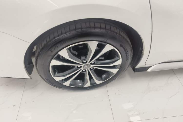 Used Toyota Granvia 2023 2.5L Hybrid Prestige PLUS Edition