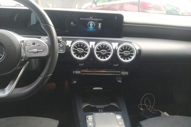 Used Mercedes-Benz A-Class 2021 A 200 L Sport Sedan Fashion Model
