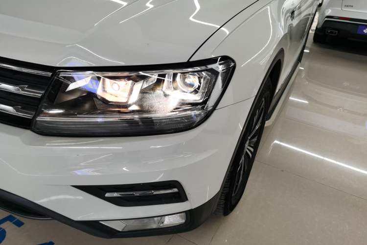 Used Volkswagen Tiguan L 2019 Updated Version 330TSI Automatic Two-Wheel Drive Panoramic Comfort Edition China VI Standard
