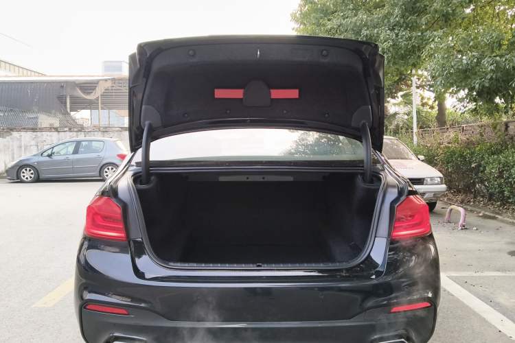 Used BMW 5 Series 2018 525Li M Sport Package
