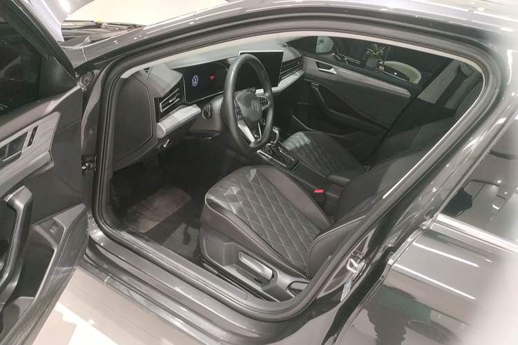 Used Volkswagen Sagitar 2023 300TSI DSG Excellence Edition
