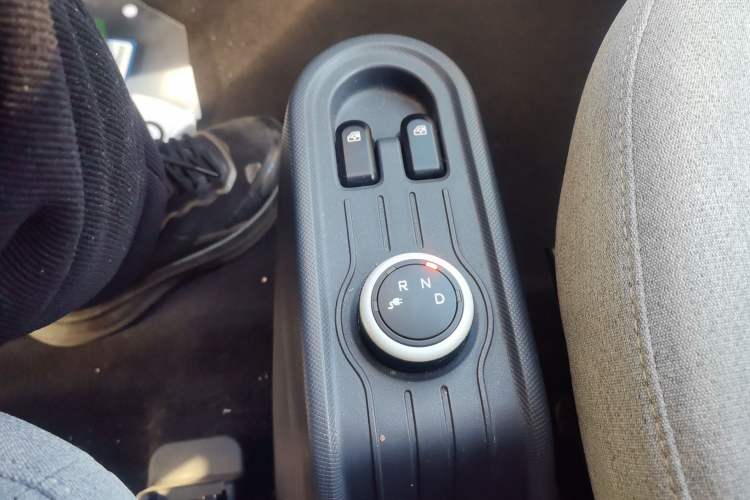 Used Wuling Hongguang MINIEV 2021 Macaron Premium Model – Lithium-NMC