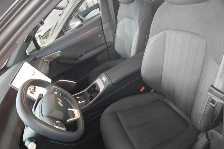 Used ONVO L60 2024 60 kWh Rear-Drive Version