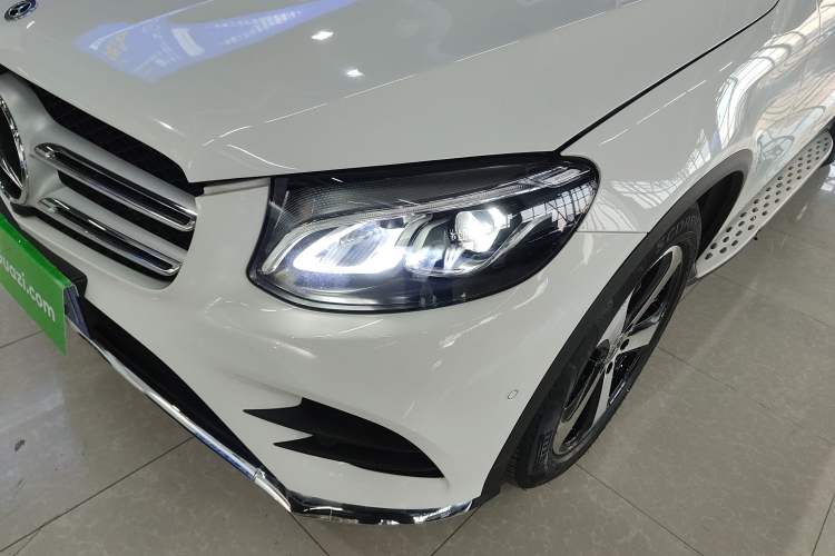 Used Mercedes-Benz GLC 2018 Facelift GLC 260 4MATIC Luxury Edition
