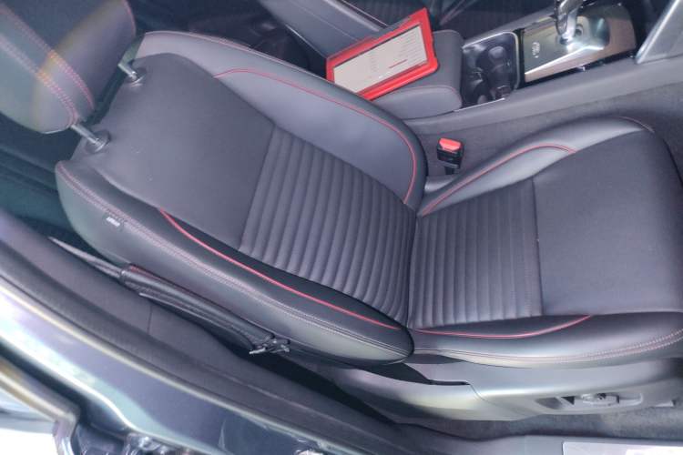 Used Land Rover Discovery Sport 2021 249 PS R-Dynamic SE Performance Tech Edition 7 Seats