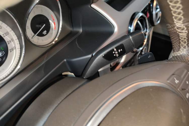 Used Mercedes-Benz GLK-Class 2013 Facelift GLK 300 4MATIC Fashion Edition
