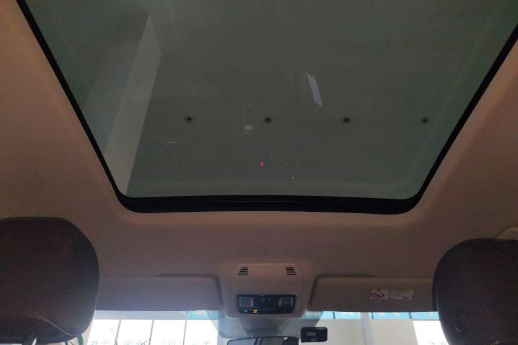 Used Volkswagen Viloran 2024 330TSI Luxury Edition
