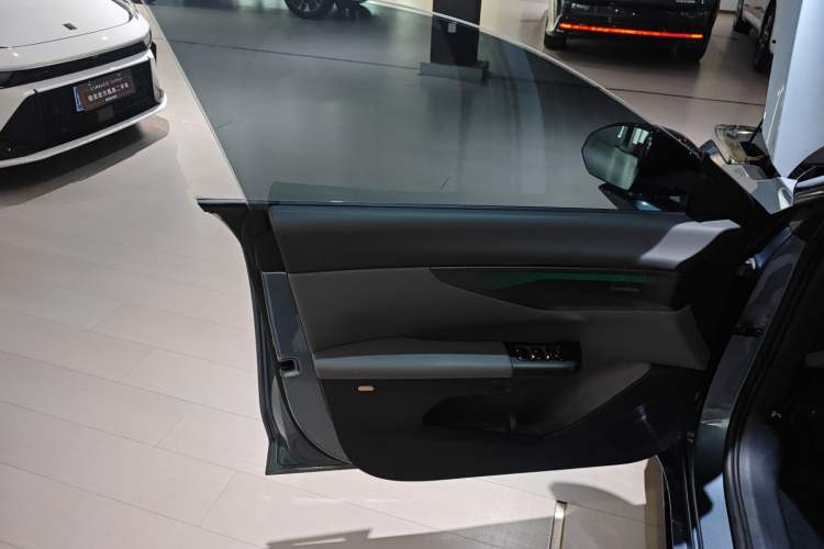 Used Lynk & Co 07 2024 EM-P 126 Long-Range Ultra
