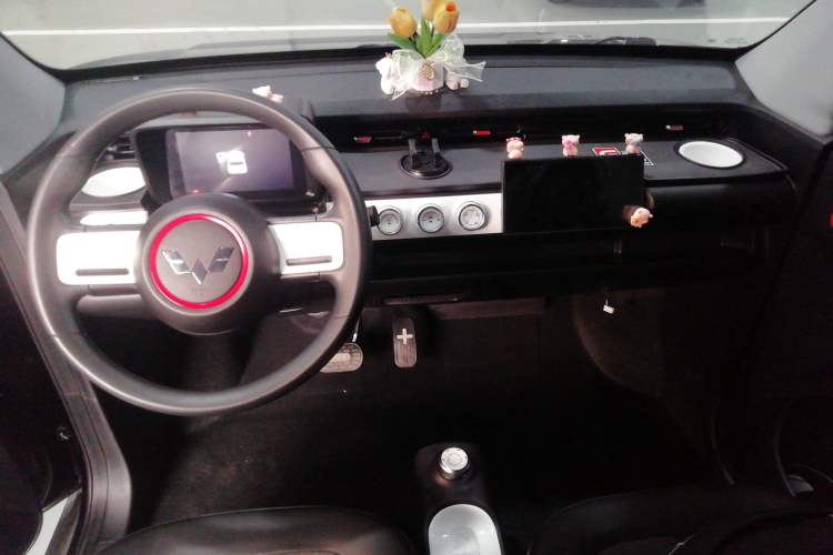 Used Wuling Hongguang MINIEV 2022 GAMEBOY 200km Gaming Edition with Lithium Iron Phosphate
