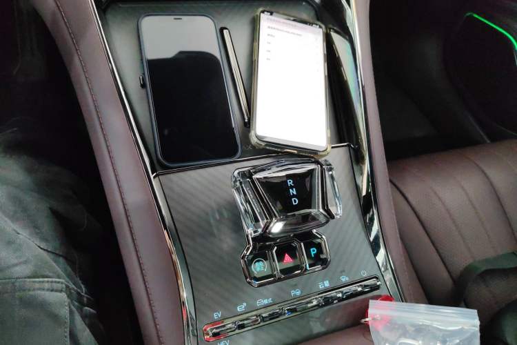 Used Denza Z9GT 2024 1100 Four-Wheel Drive Ultra Version
