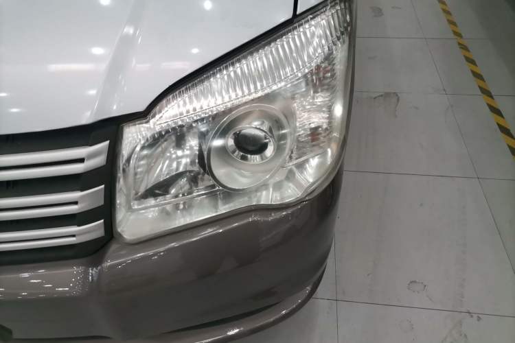 Used FORTHING Lingzhi 2015 M3 1.6L 7-Seater Standard Model
