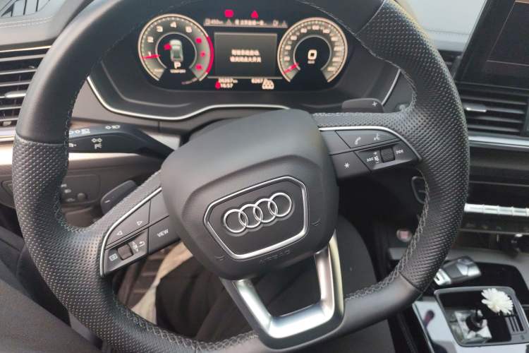 Used Audi Q5L 2022 40T Luxury Dynamic Model