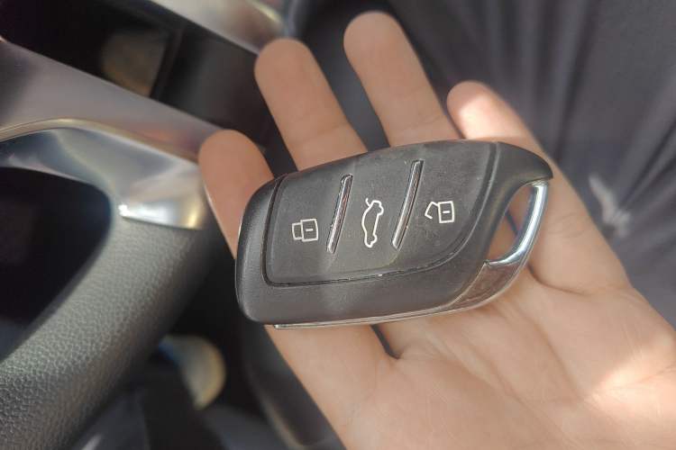 Used Roewe i5 2020 1.5L Automatic 4G Connect Luxury Flagship Edition
