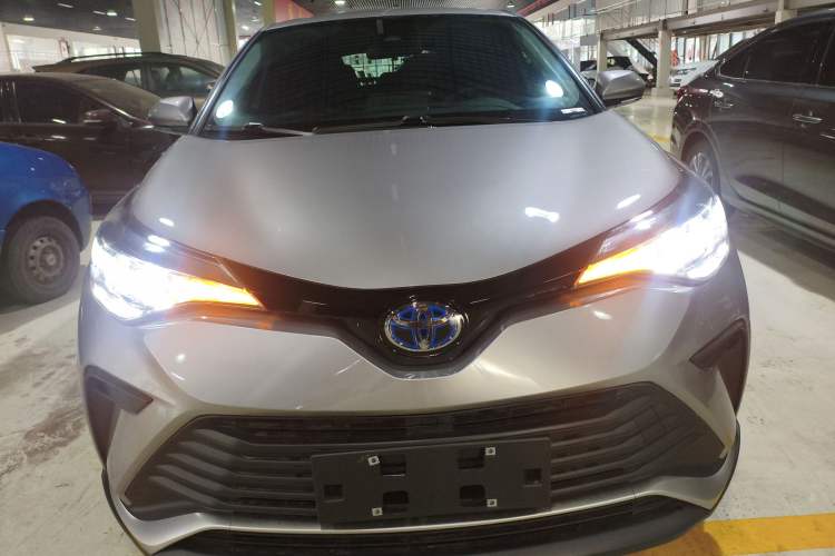 Used Toyota IZOA 2021 Dual-Motor 2.0L Yixiang Edition
