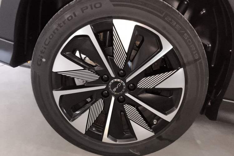 Used BYD Song PLUS New Energy 2025 DM-i Smart Drive 112KM Prestige Model