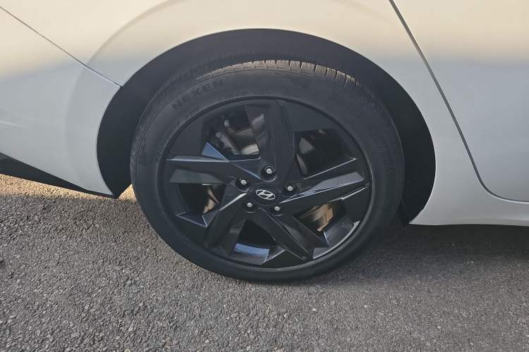 Used Hyundai Elantra 2021 1.5L CVT LUX Prestige Edition
