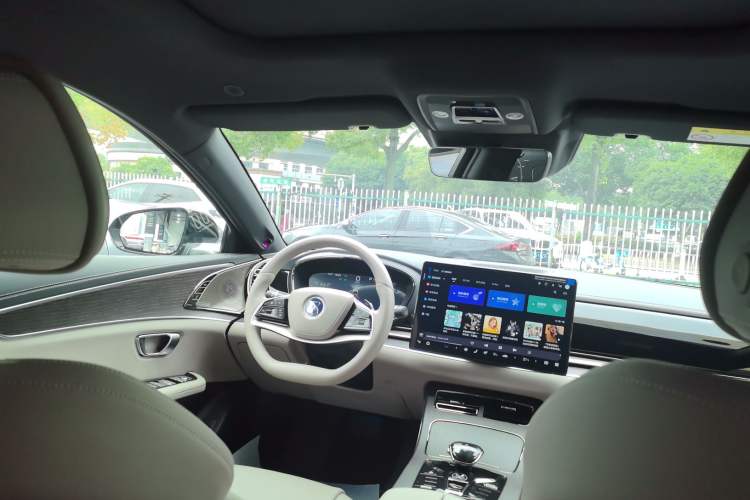 Used BYD Han 2025 DM-i Intelligent Driving Edition 125KM LiDAR Flagship Model
