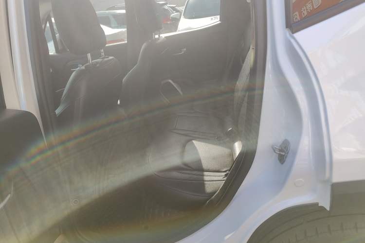 Used  Renegade 2018 Connected Large Screen Version 180T Automatic High-Energy Edition
