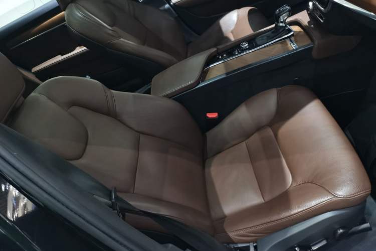 Used Volvo S90 2020 Facelifted T5 Zhiyi Luxury Edition
