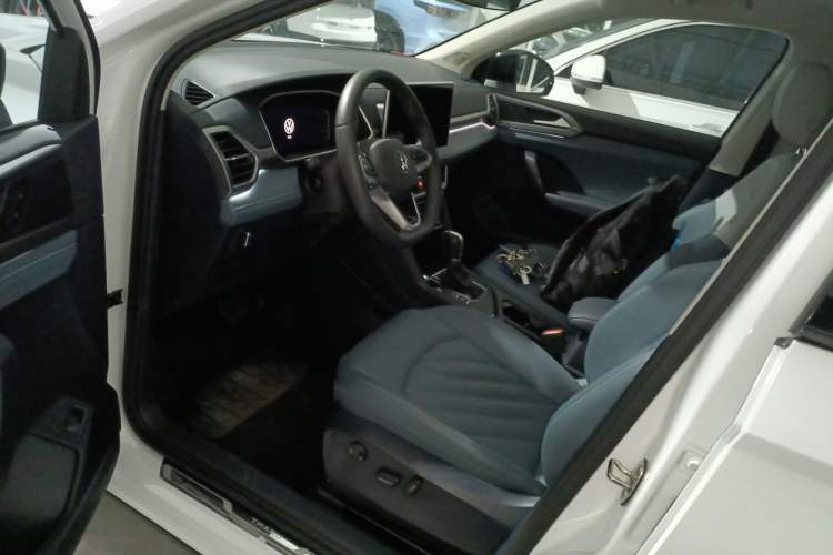 Used Volkswagen Tharu 2024 300TSI Two-Wheel-Drive Moon Luxury Edition
