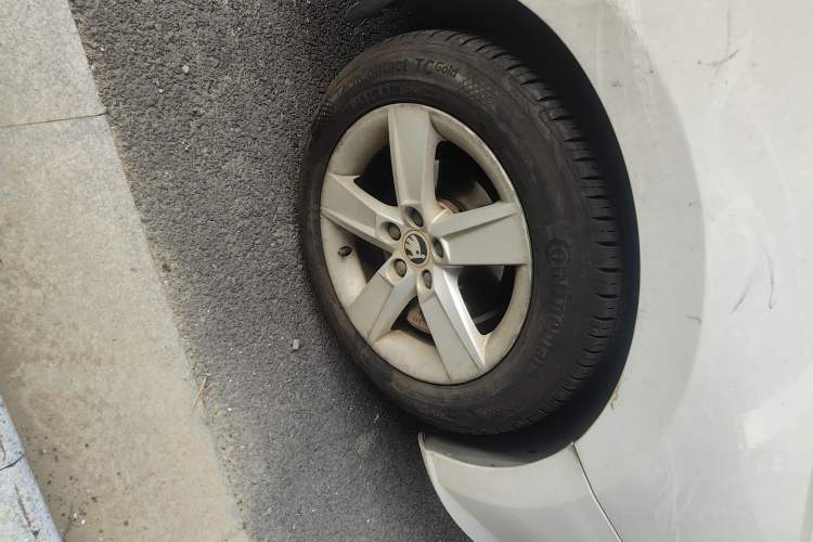 Used Skoda Fabia 2016 1.4L Automatic Car Enjoy Edition
